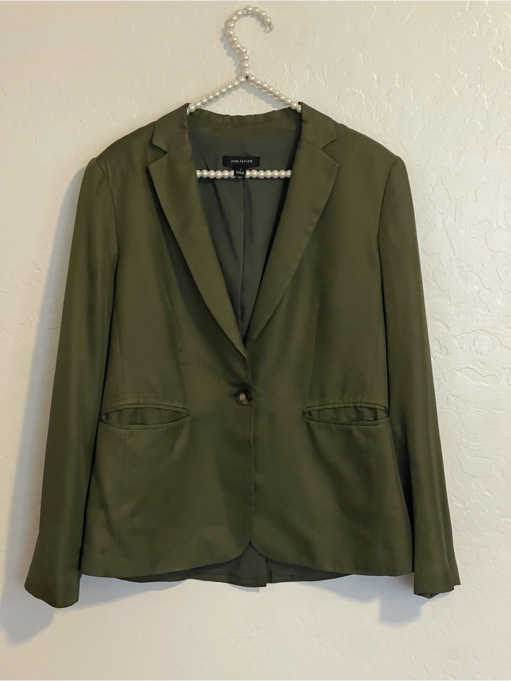Ann Taylor Olive Green Satin Blazer Size 4